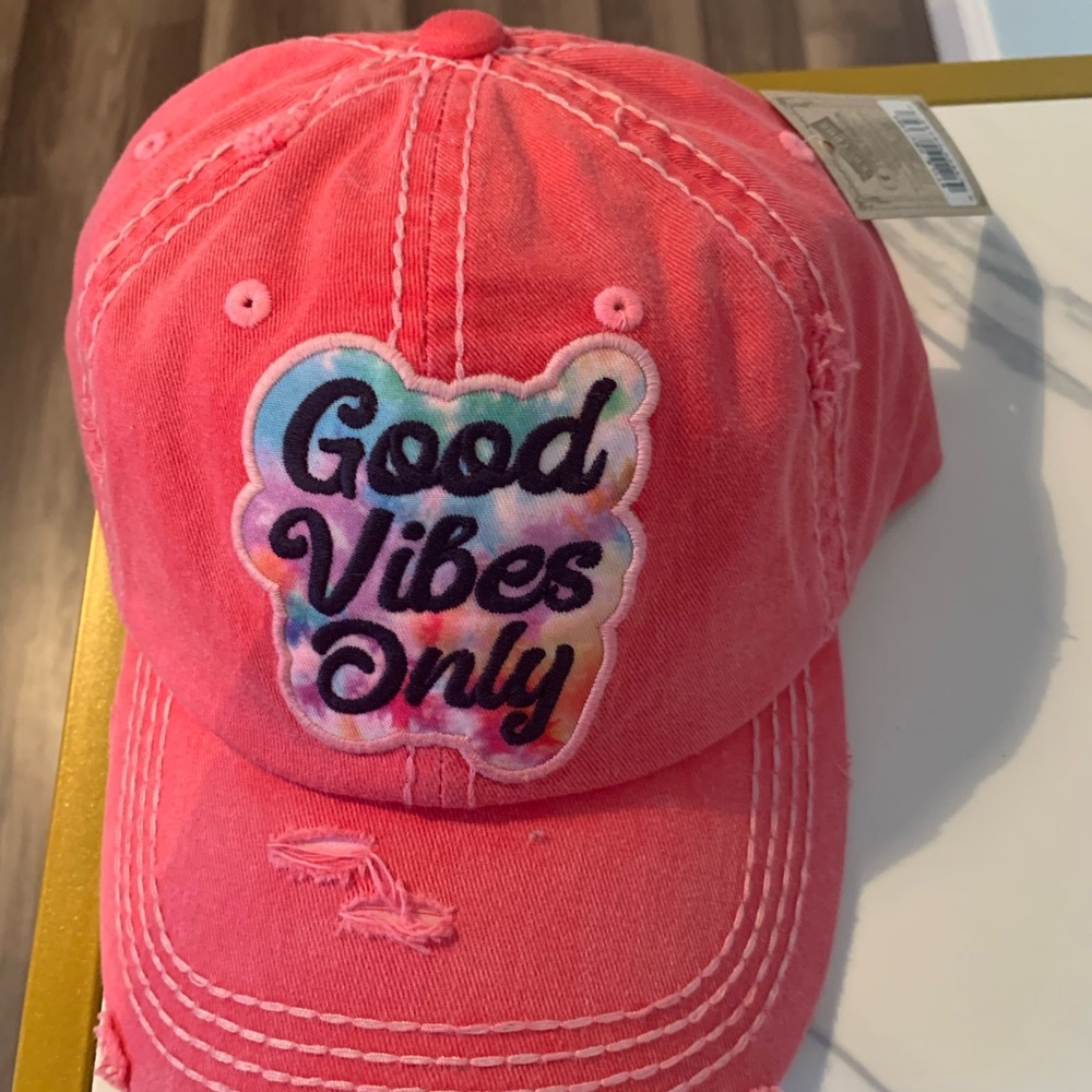 Women’s hat light red